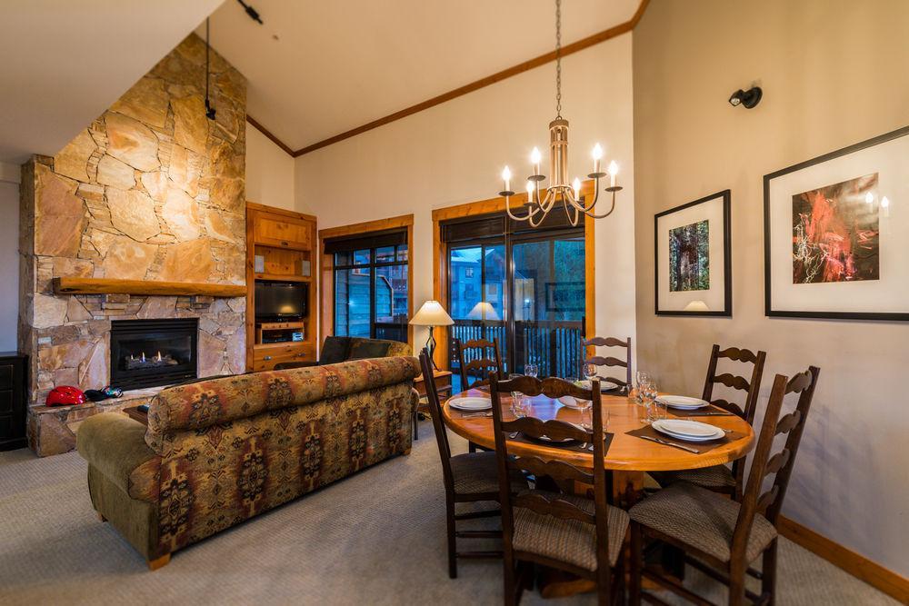 First Tracks Lodge Whistler Zewnętrze zdjęcie