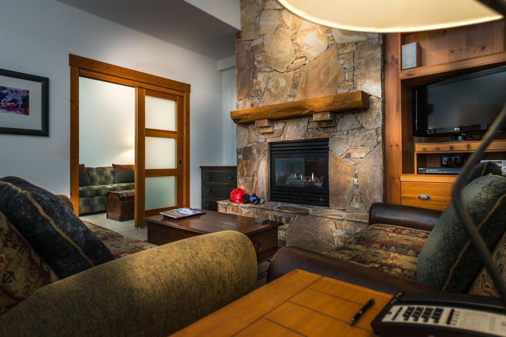 First Tracks Lodge Whistler Zewnętrze zdjęcie